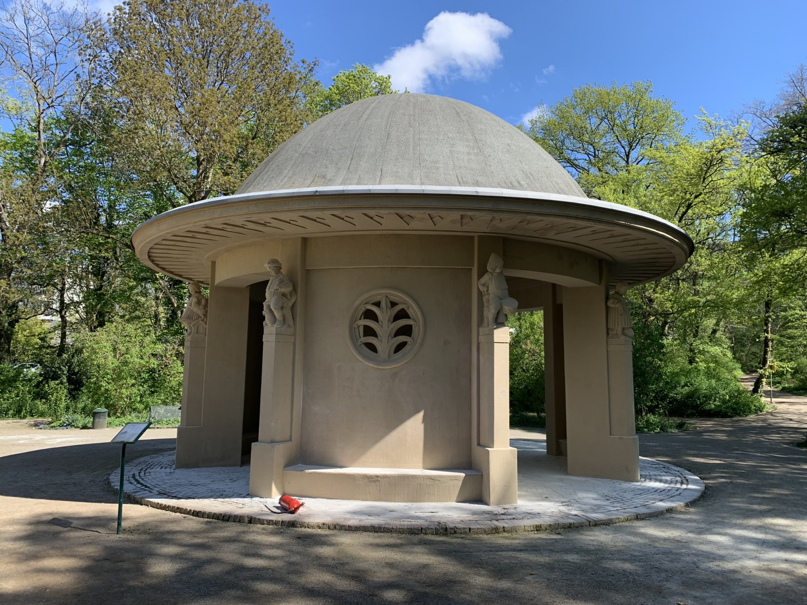 Der Brunnentempel im Fritz-Encke-Volkspark Raderthal, Bild: Uli Kievernagel