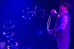 Der Cirque Bouffon mit „„Coeur à Coeur" – ein Weihnachtstraum in St. Michael, Bild: Uli Kievernagel