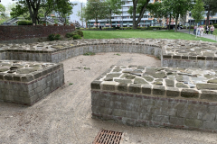 Mauerreste, z.T. wieder aufgemauert, des Kastells Deutz, Bild: Uli Kievernagel