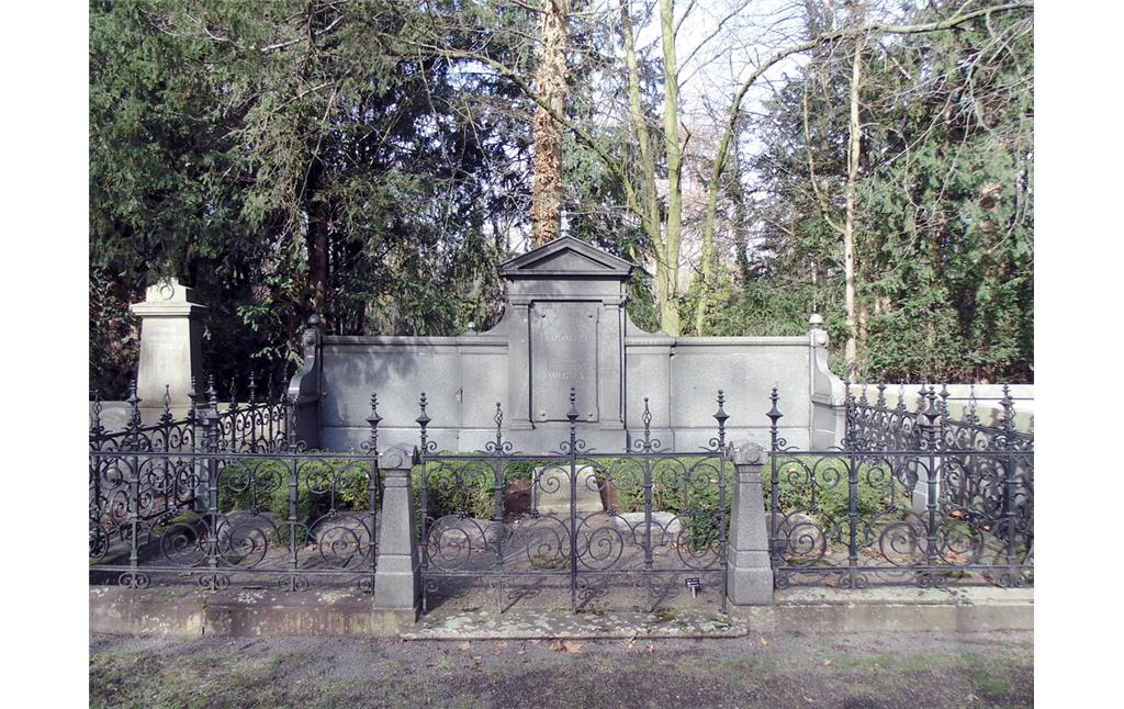 Die Grabstätte der Familie Nourney auf der sogenannten "Millionenallee" auf dem Melatenfriedhof in Köln-Lindenthal (2020). Bild: Grünwald, Katharina, Landschaftsverband Rheinland, CC-BY
