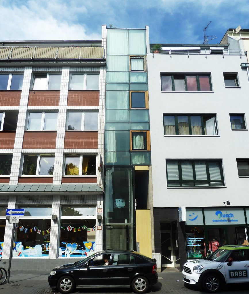 Das "Schmalste Haus Kölns", Eigelstein 115, Bild: wowo2008, Public domain, via Wikimedia Commons