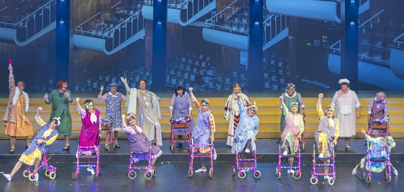 Das Zillchen-Balett im Jahr 2024 im Stück "Zillche in Gefahr", Bild: Kölner Männer-Gesang-Verein